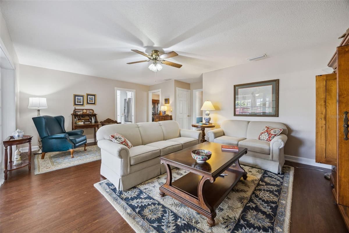 312 OAK HILL DRIVE — photo 15 of 64