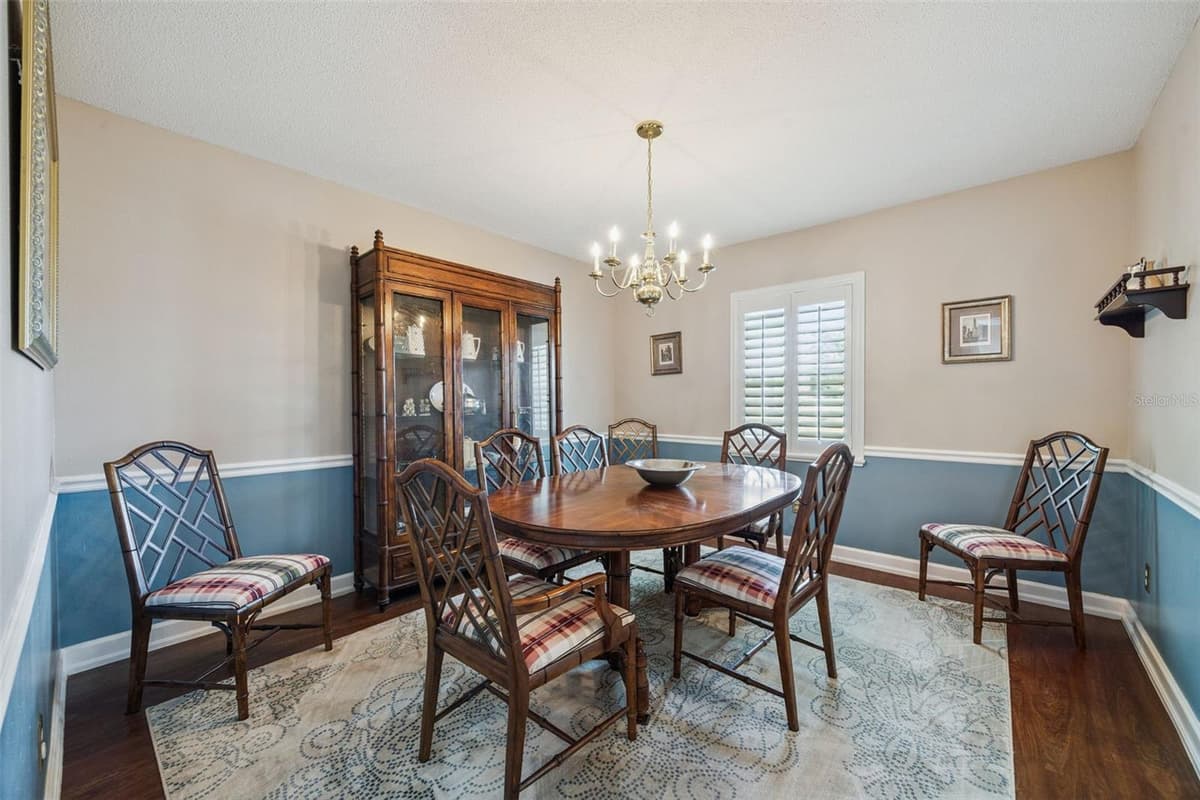 312 OAK HILL DRIVE — photo 8 of 64