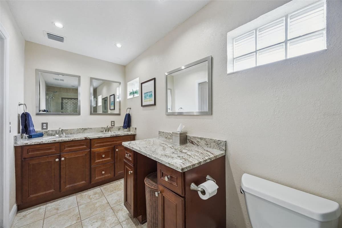 312 OAK HILL DRIVE — photo 33 of 64