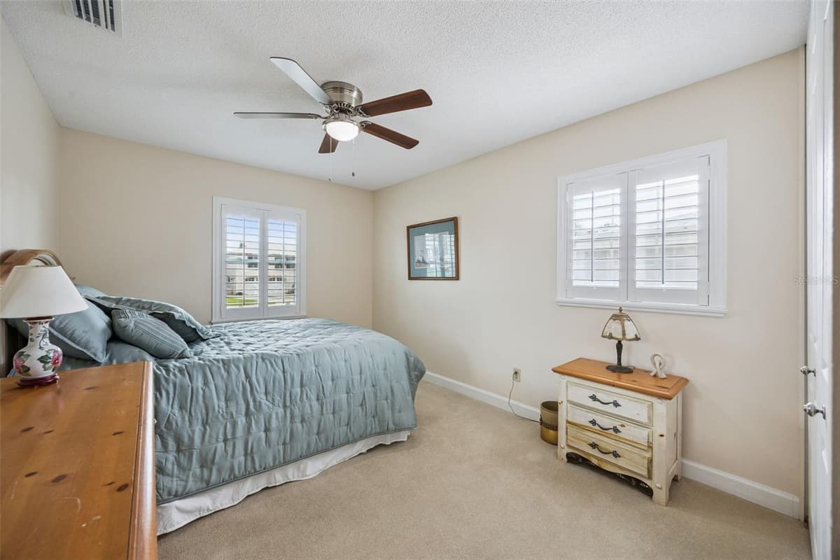 312 OAK HILL DRIVE — photo 24 of 64