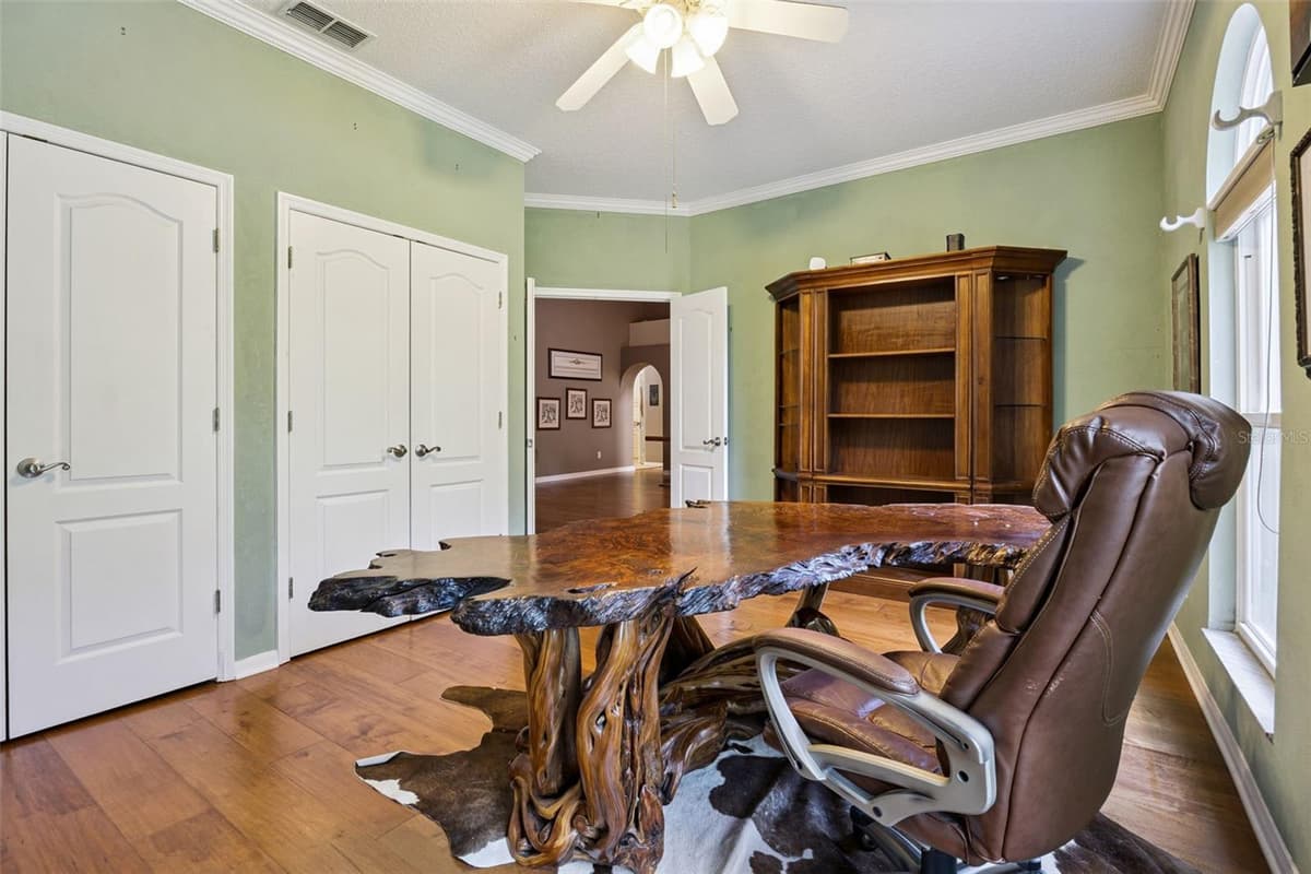 1006 PANTHER STREET — photo 4 of 41