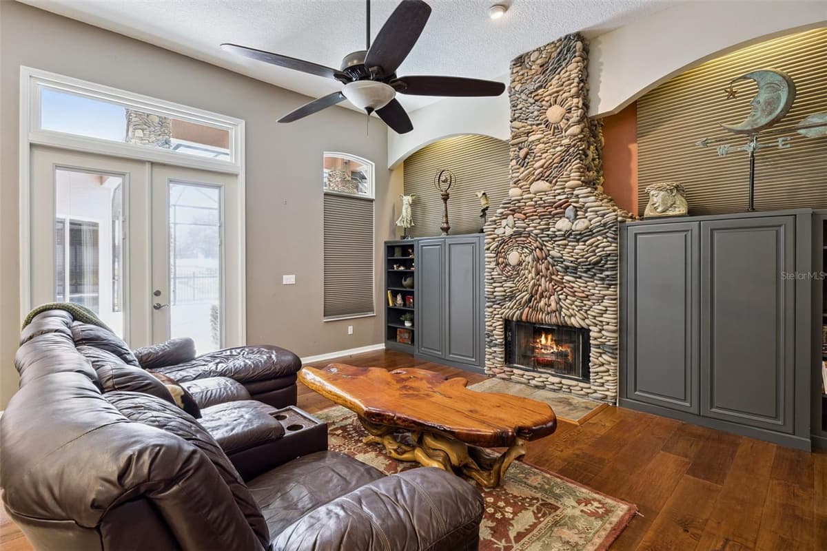1006 PANTHER STREET — photo 9 of 41