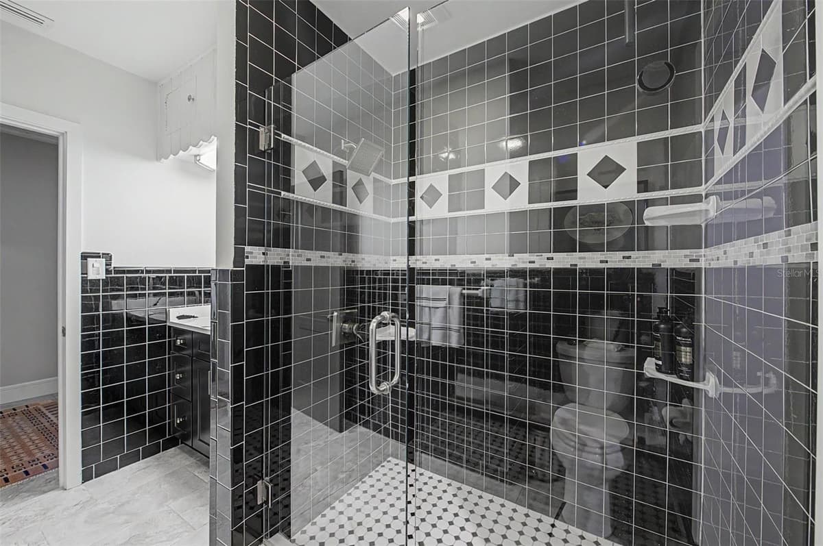 704 BAYSHORE DRIVE — photo 45 of 77