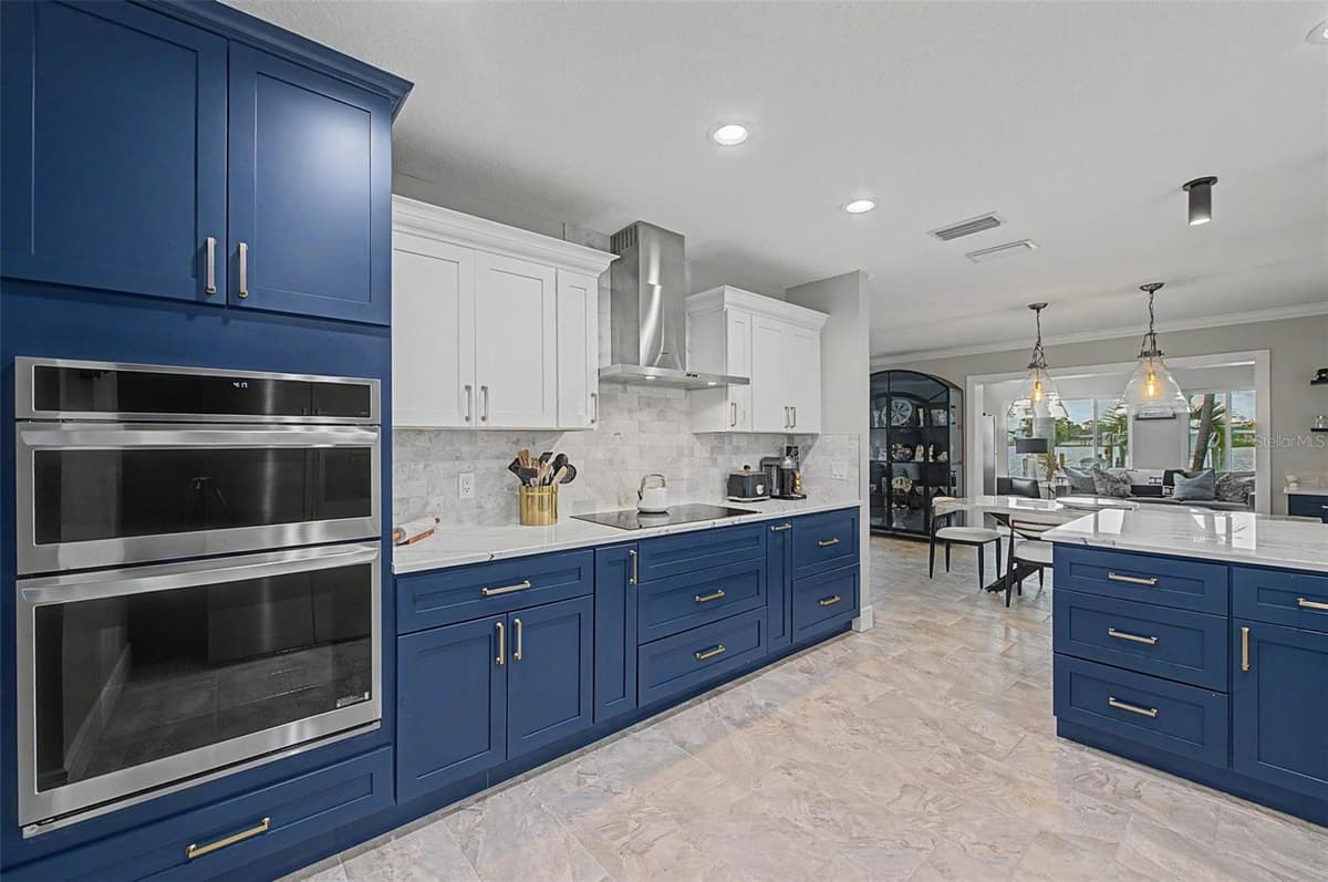 704 BAYSHORE DRIVE — photo 18 of 77