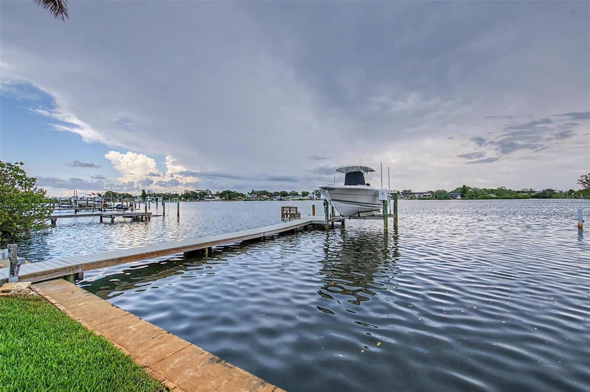 704 BAYSHORE DRIVE — photo 59 of 77