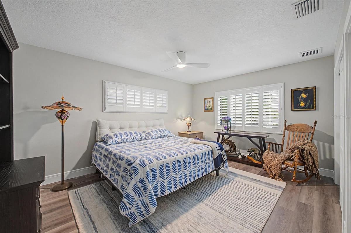 704 BAYSHORE DRIVE — photo 43 of 77