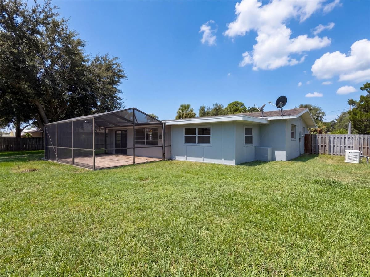 2617 FAIRWAY DRIVE — photo 5 of 29