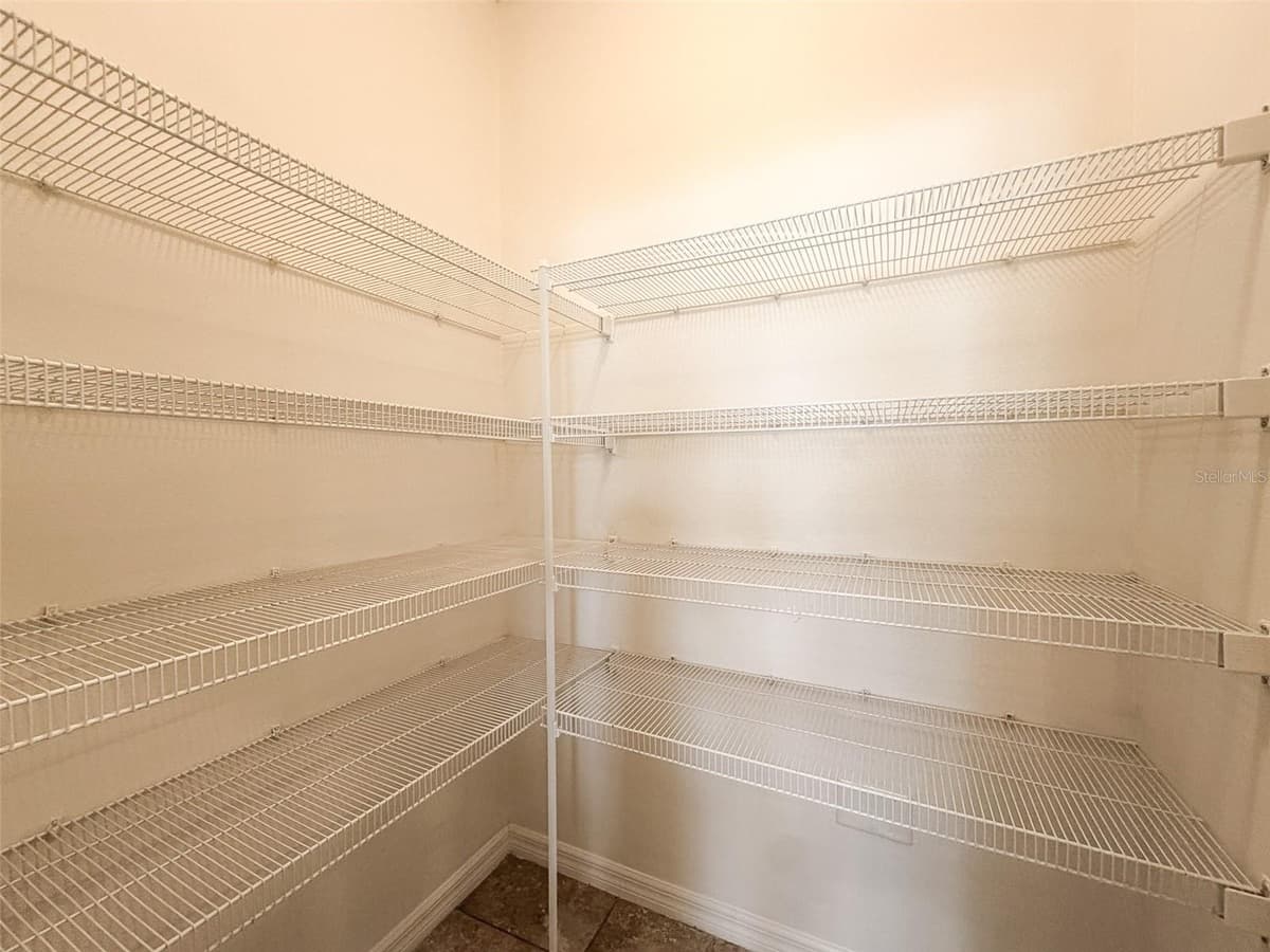 908 GLAZEBROOK LOOP — photo 14 of 37