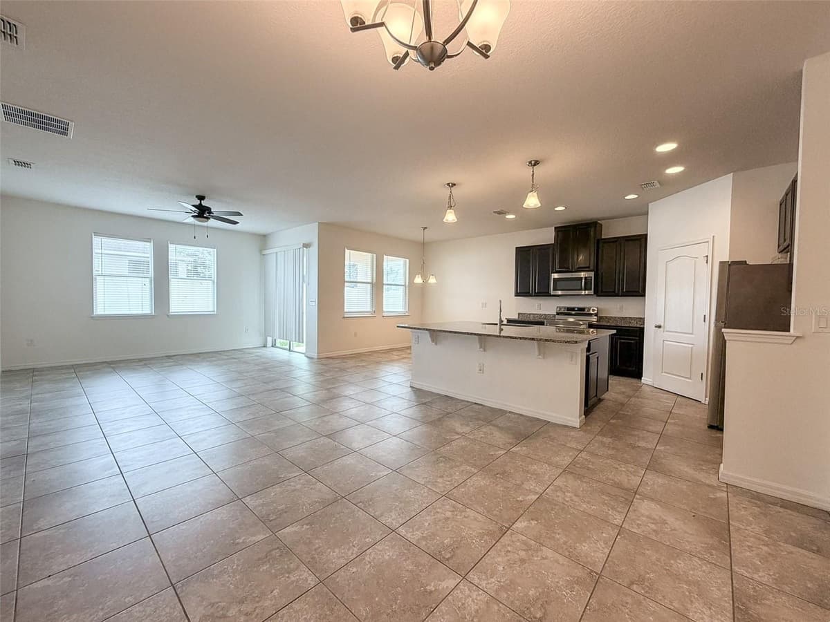 908 GLAZEBROOK LOOP — photo 5 of 37