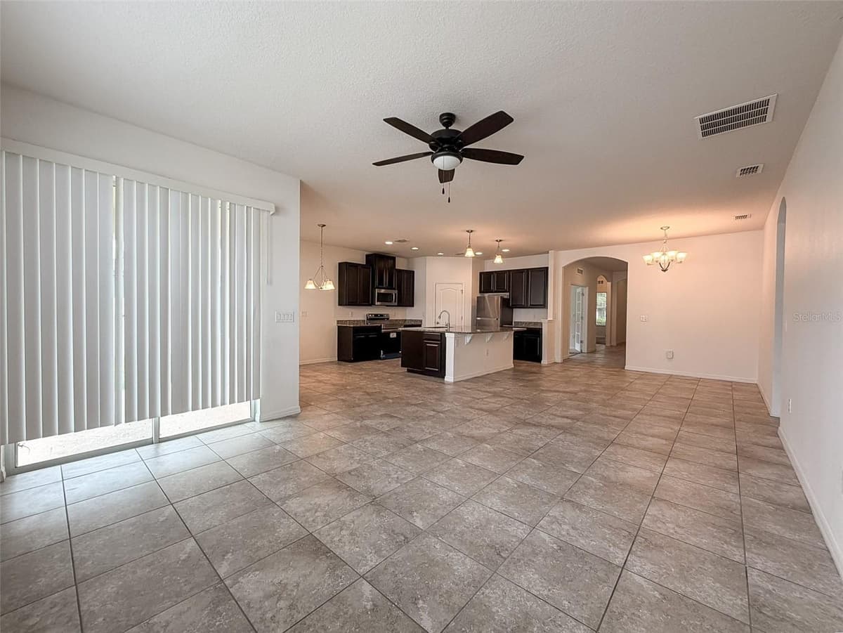 908 GLAZEBROOK LOOP — photo 8 of 37