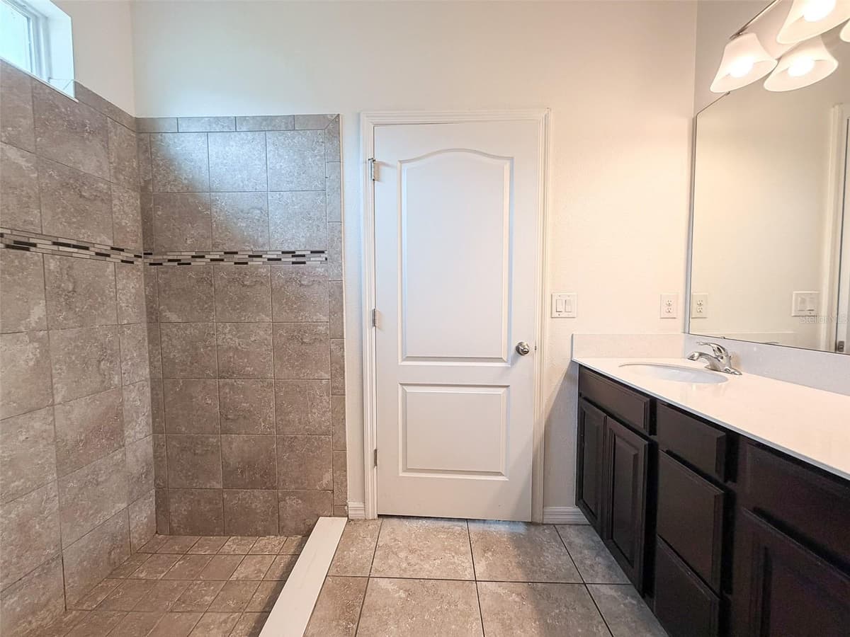 908 GLAZEBROOK LOOP — photo 29 of 37