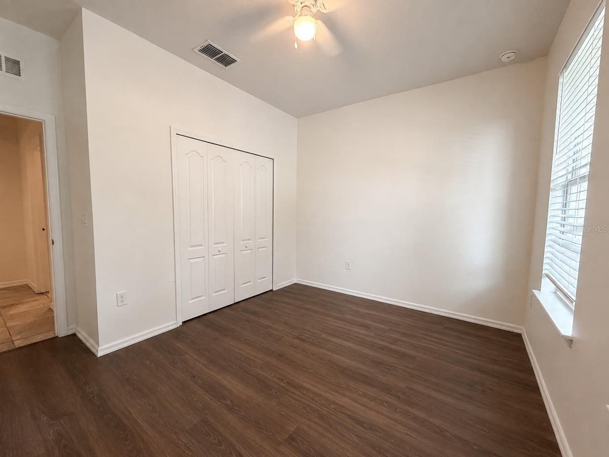 908 GLAZEBROOK LOOP — photo 17 of 37