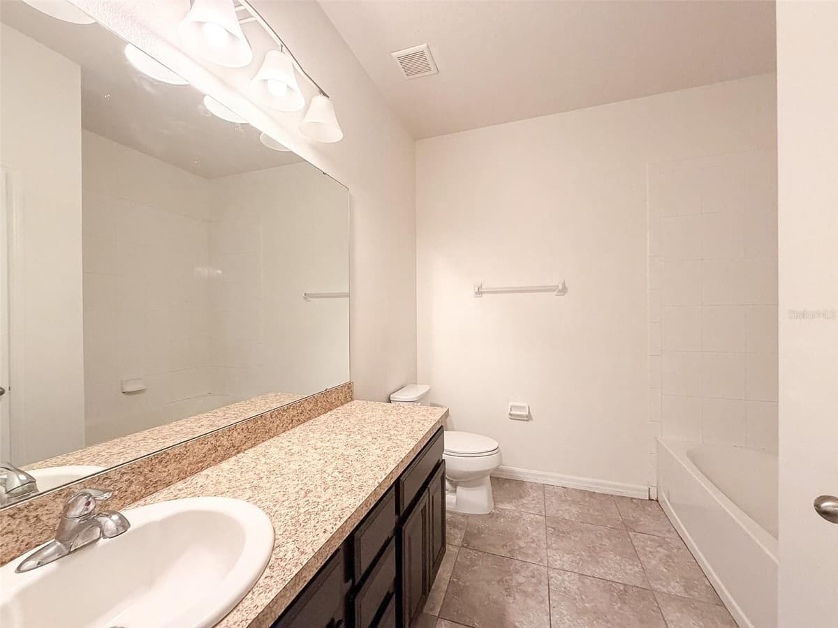908 GLAZEBROOK LOOP — photo 18 of 37