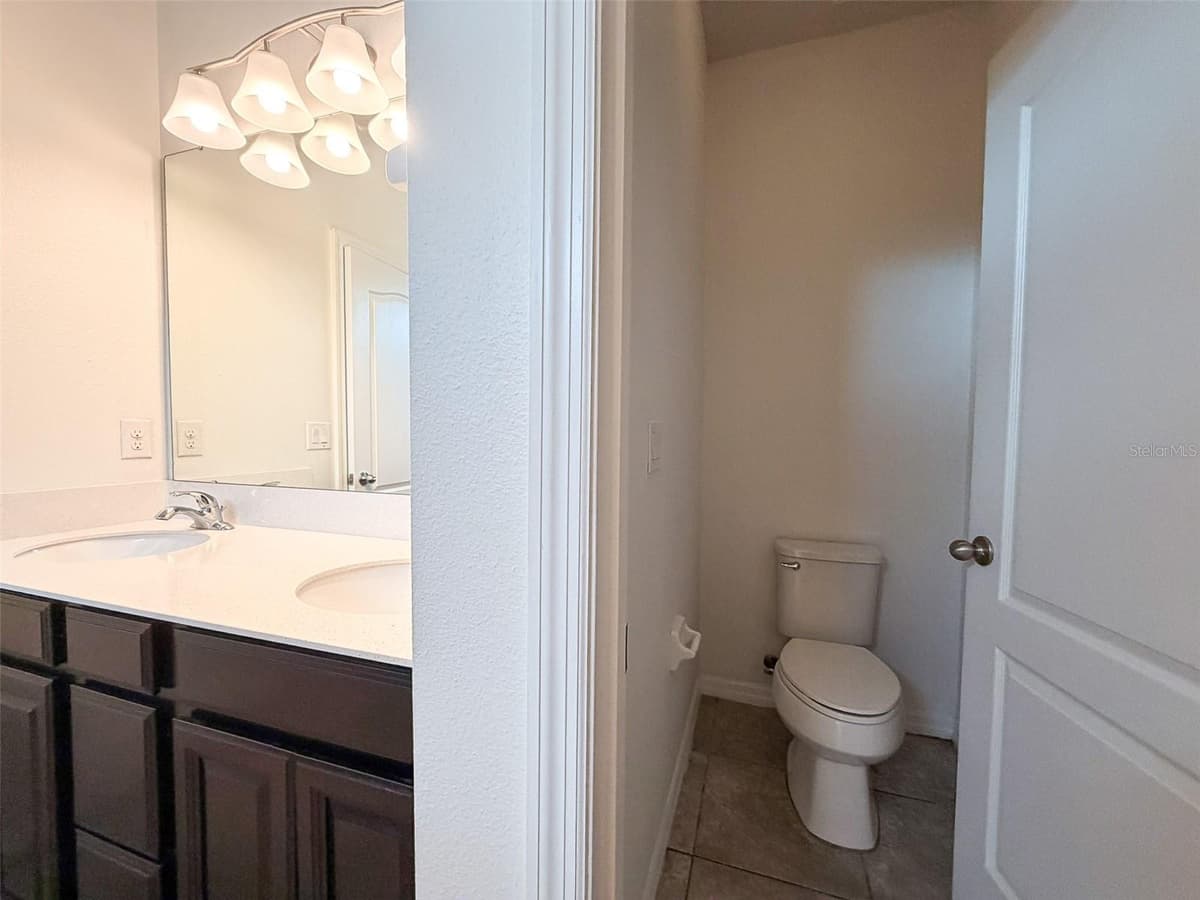 908 GLAZEBROOK LOOP — photo 30 of 37