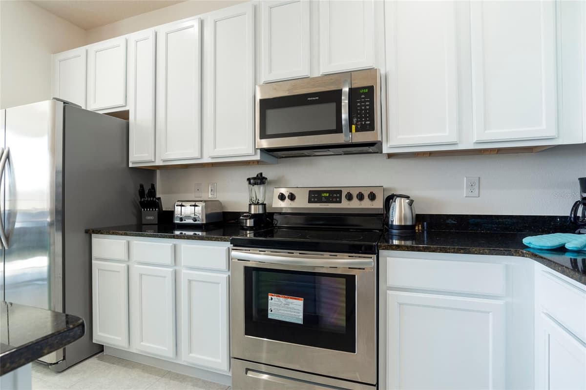 4490 MONADO DRIVE — photo 12 of 68