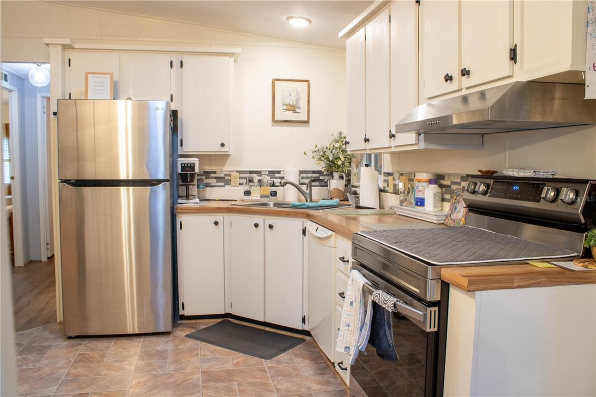 4332 CHERRYWOOD STREET — photo 12 of 27
