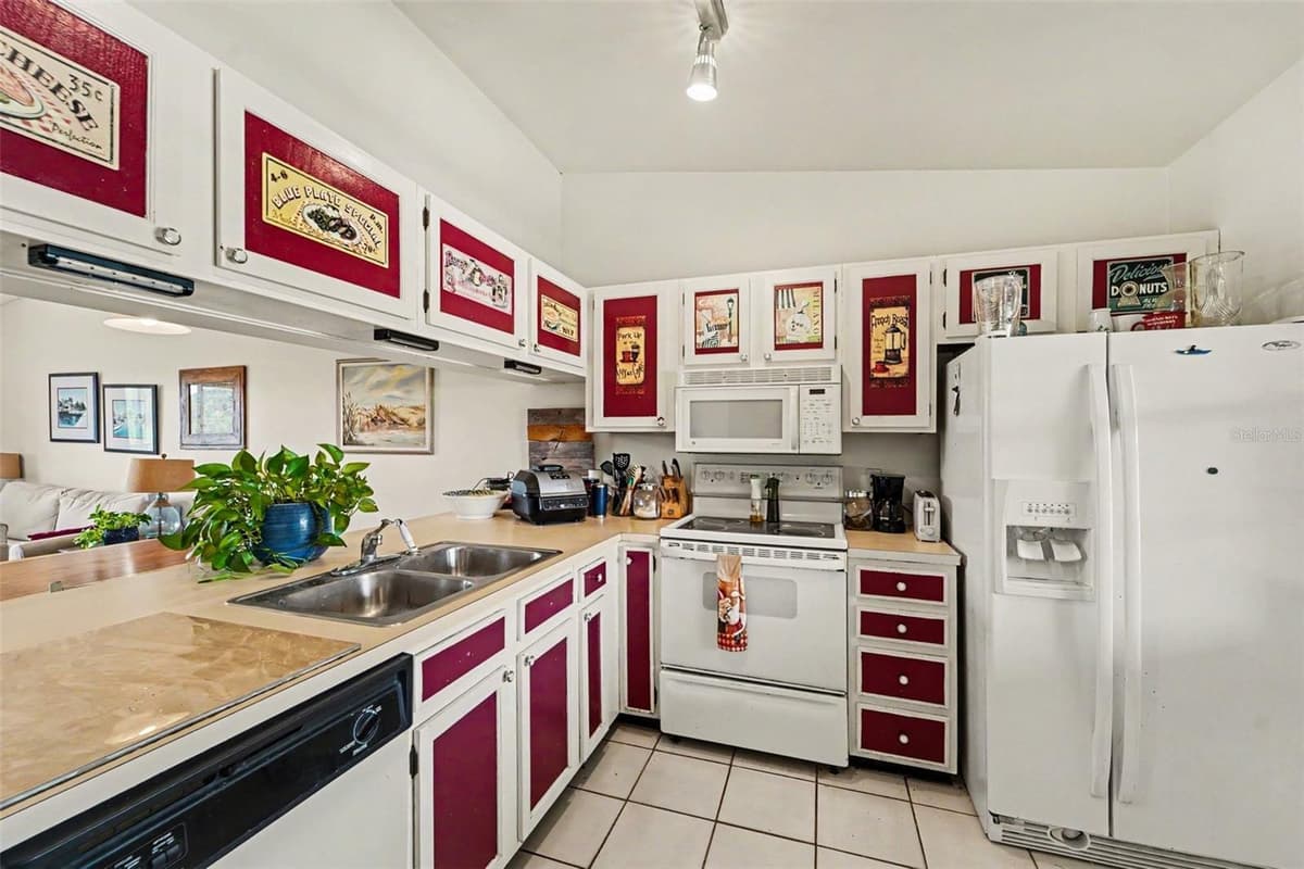 1702 SEASCAPE CIRCLE — photo 5 of 21