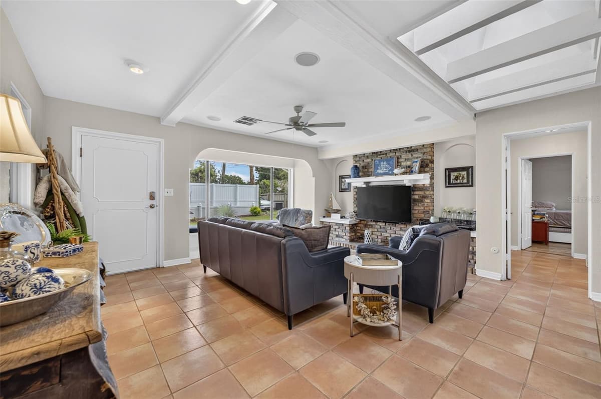 790 LAKE SYBELIA DRIVE — photo 3 of 36
