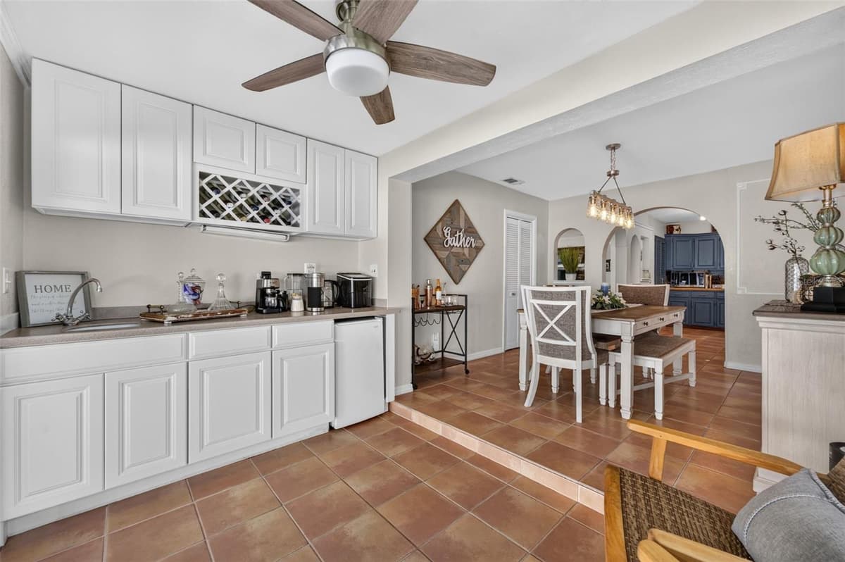 790 LAKE SYBELIA DRIVE — photo 10 of 36