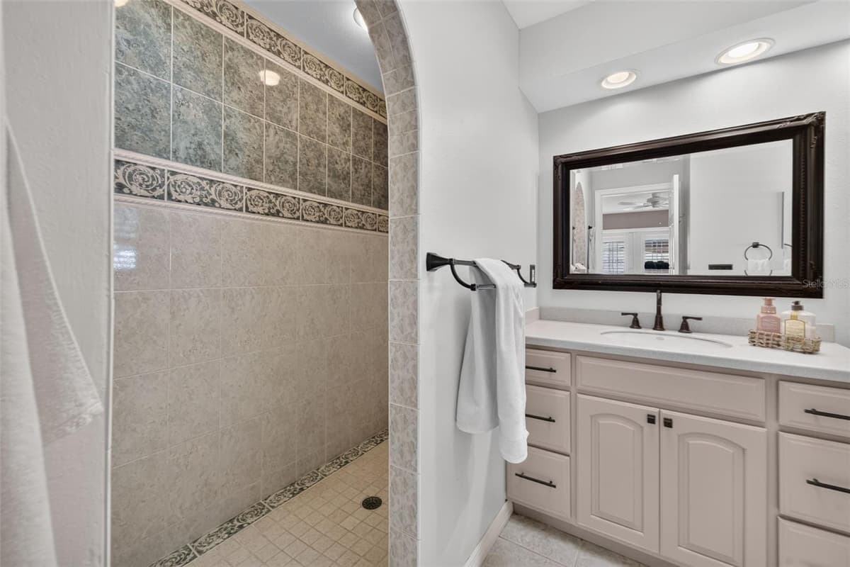 790 LAKE SYBELIA DRIVE — photo 20 of 36