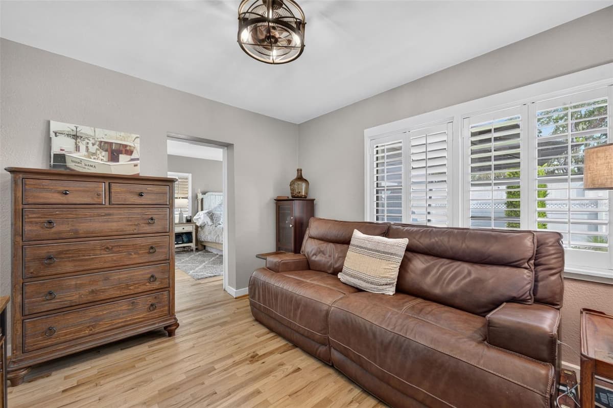 790 LAKE SYBELIA DRIVE — photo 13 of 36