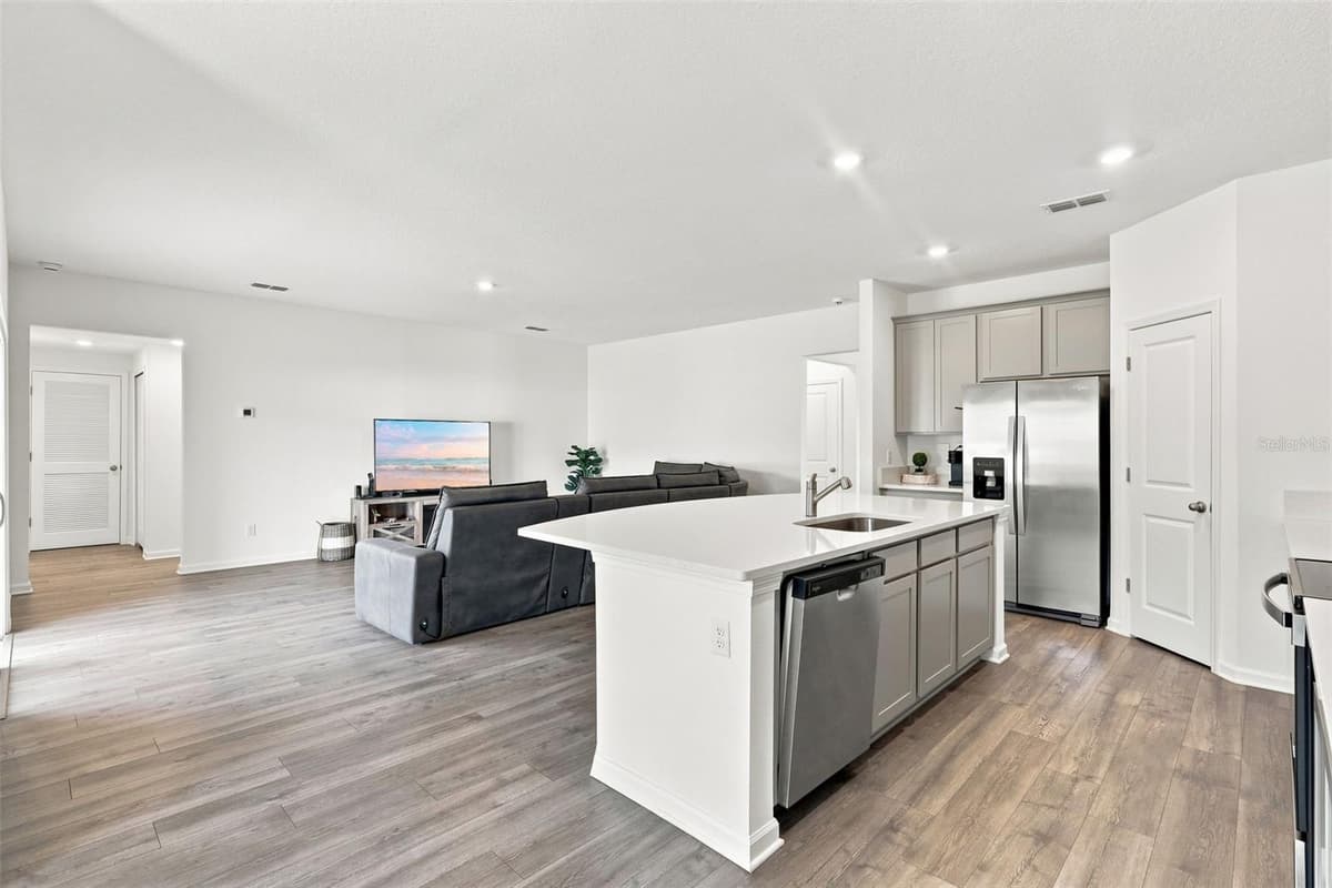 4768 ARGAND DRIVE — photo 9 of 47