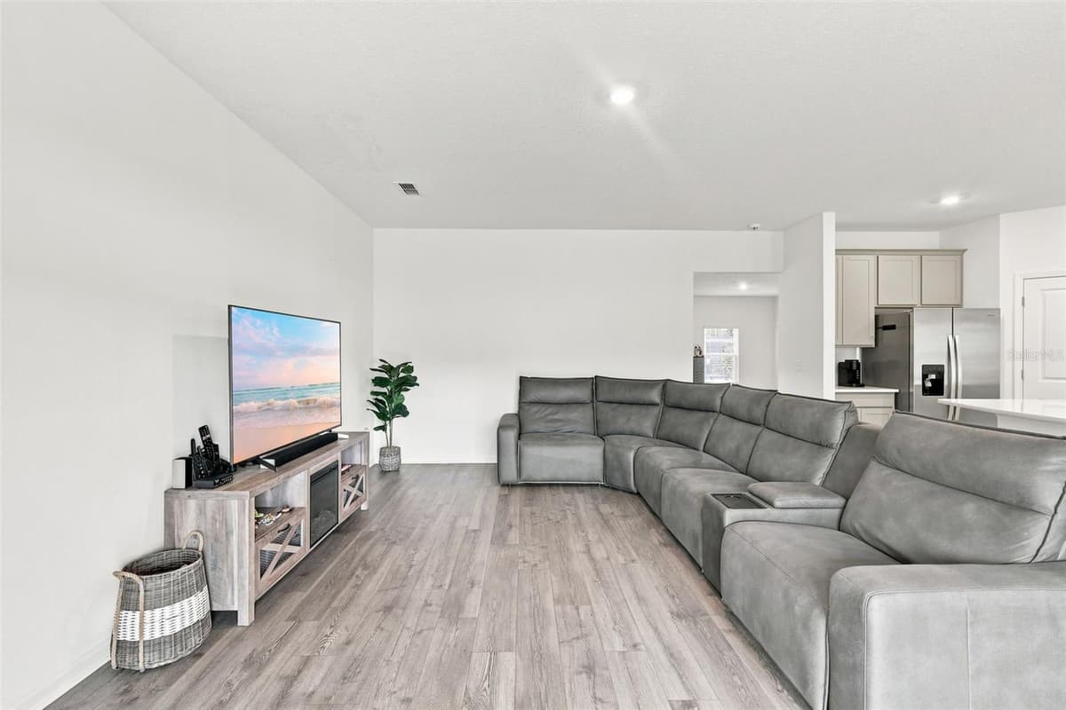 4768 ARGAND DRIVE — photo 15 of 47