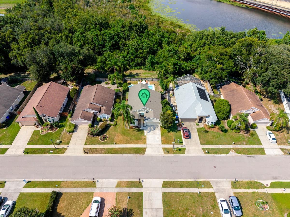 530 BRIDGE CREEK BOULEVARD — photo 26 of 37