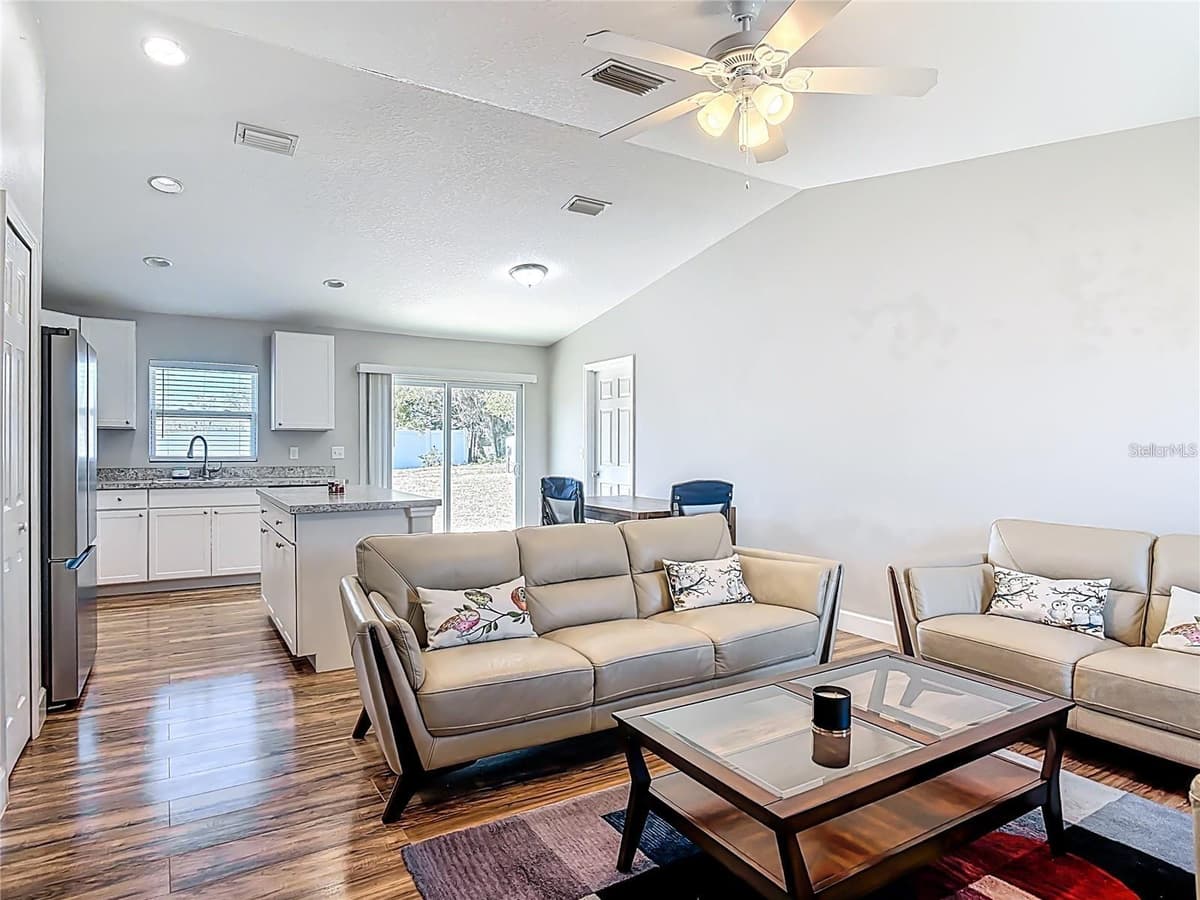 640 CHESTNUT AVENUE — photo 5 of 17