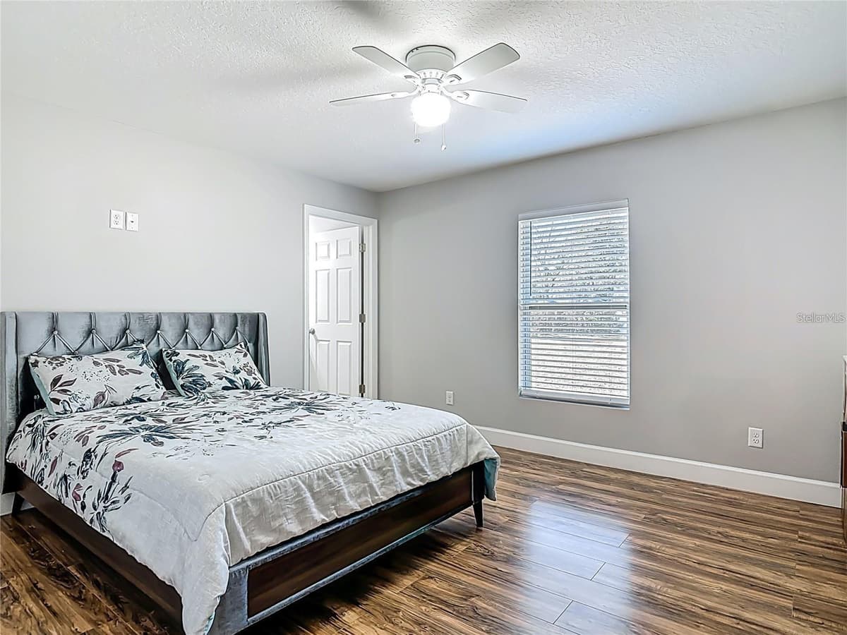 640 CHESTNUT AVENUE — photo 7 of 17