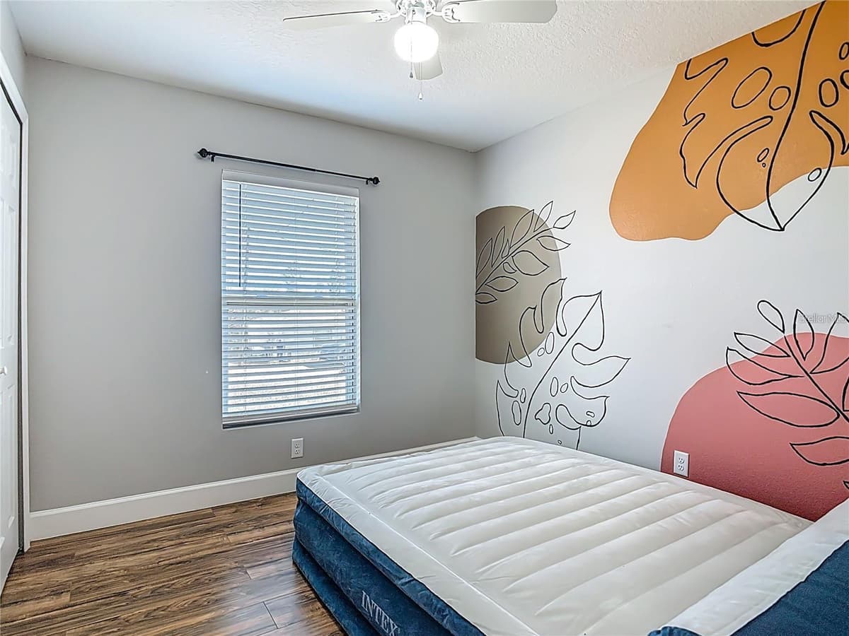 640 CHESTNUT AVENUE — photo 12 of 17