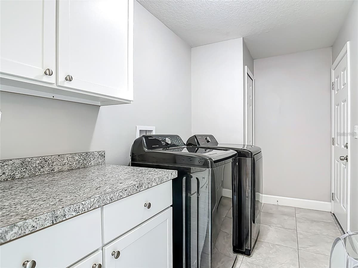 640 CHESTNUT AVENUE — photo 14 of 17
