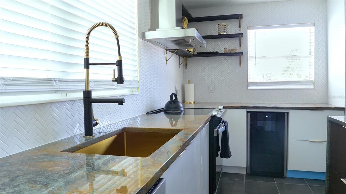 137 HOLLYWOOD AVENUE — photo 45 of 99