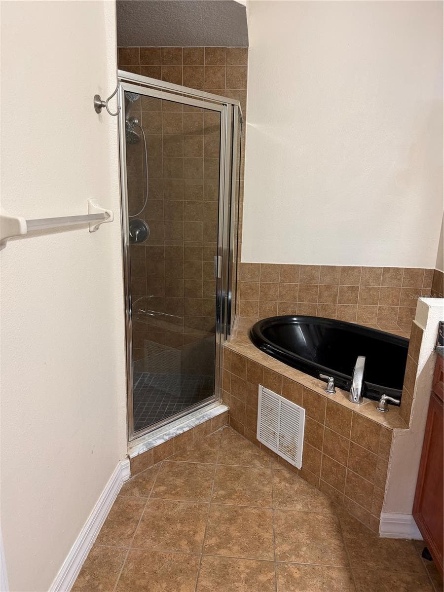 7460 TERRACE RIVER DRIVE — photo 15 of 19
