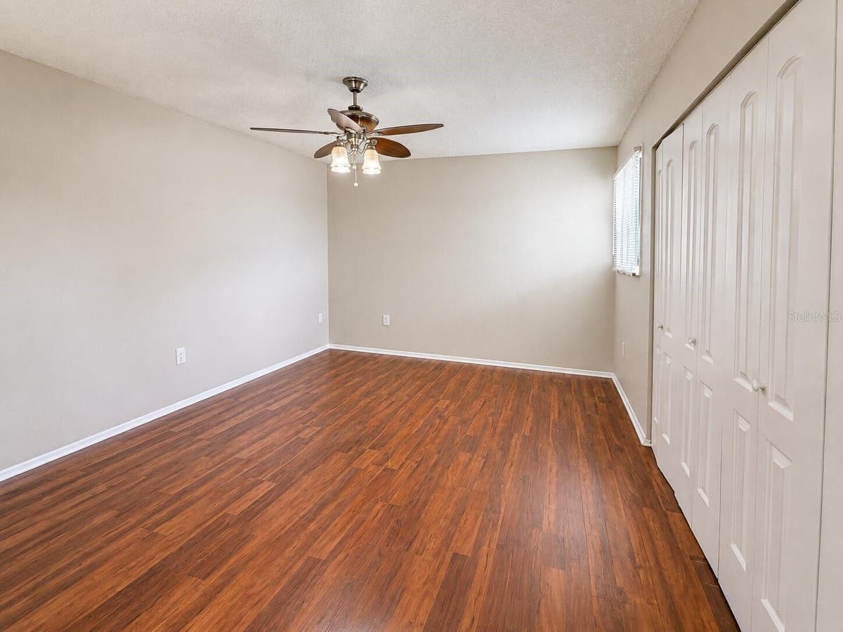 914 LAKE DESTINY ROAD — photo 13 of 32
