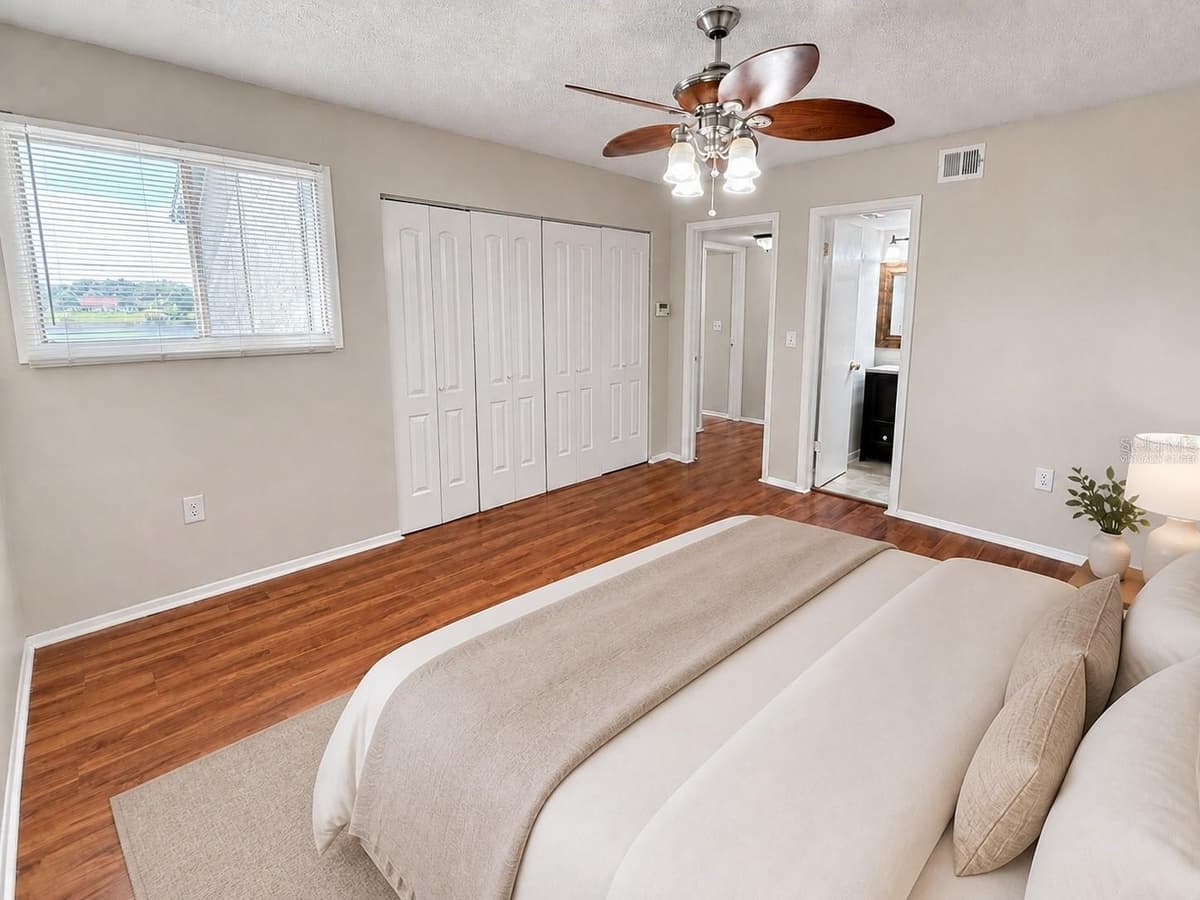 914 LAKE DESTINY ROAD — photo 16 of 32