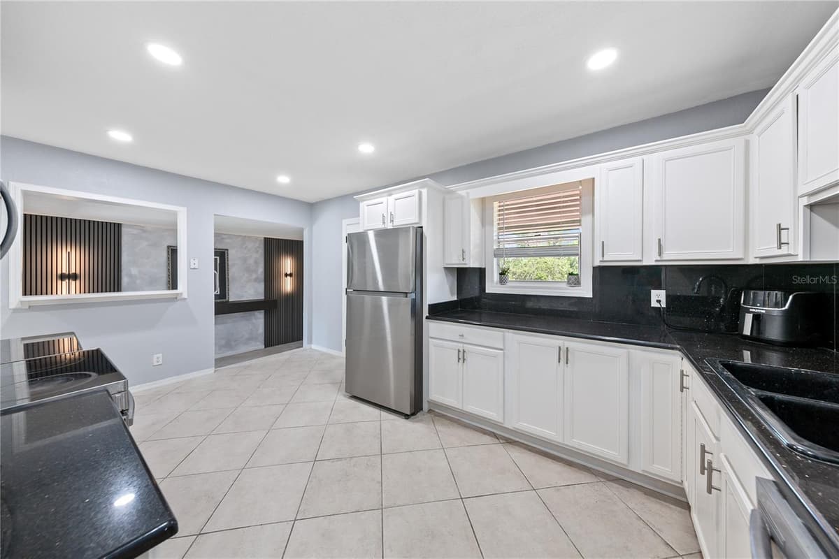 3861 GALICIA ROAD — photo 11 of 41