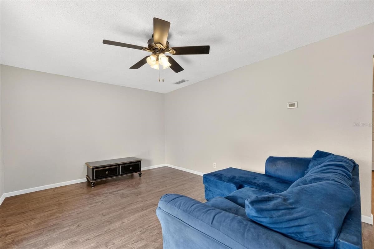 222 LEWFIELD CIRCLE — photo 10 of 47