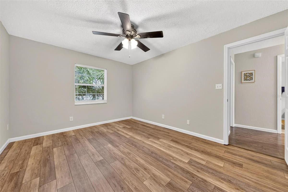 222 LEWFIELD CIRCLE — photo 23 of 47