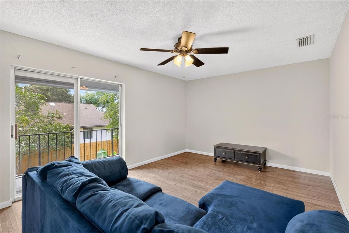 222 LEWFIELD CIRCLE — photo 7 of 47