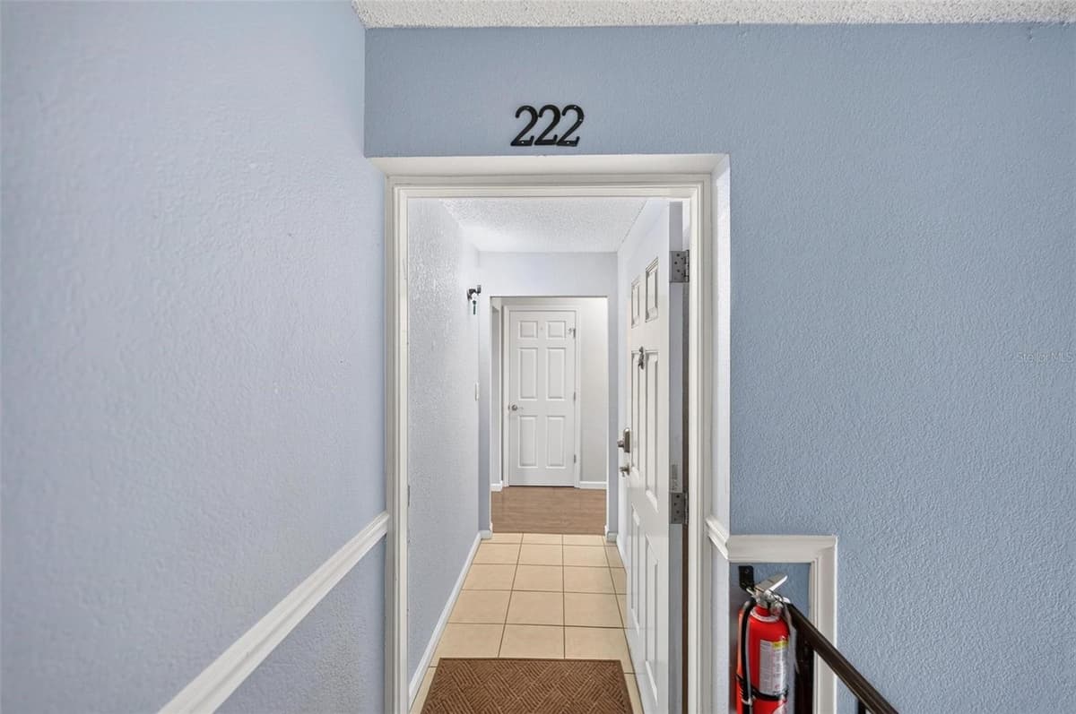 222 LEWFIELD CIRCLE — photo 4 of 47