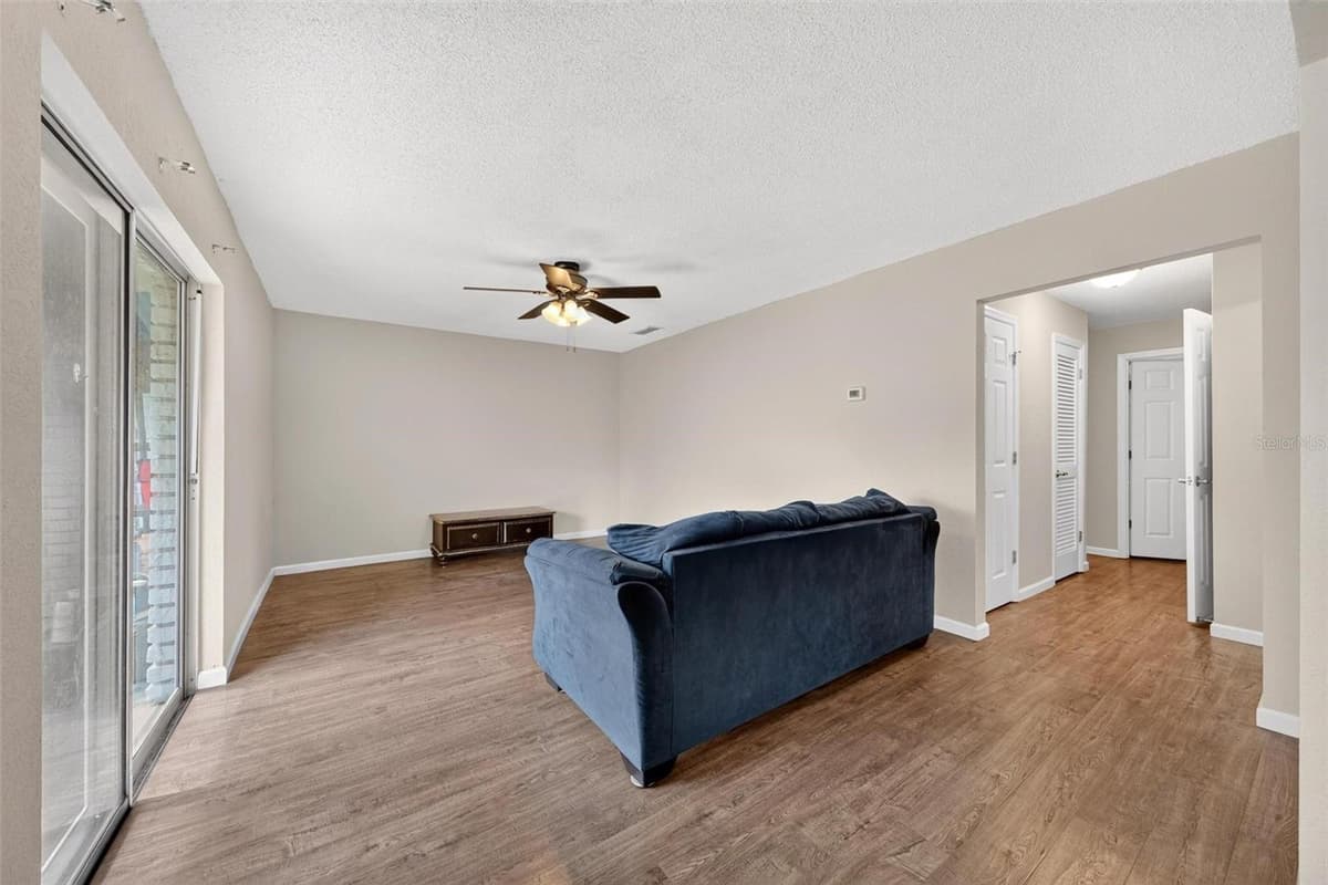 222 LEWFIELD CIRCLE — photo 8 of 47