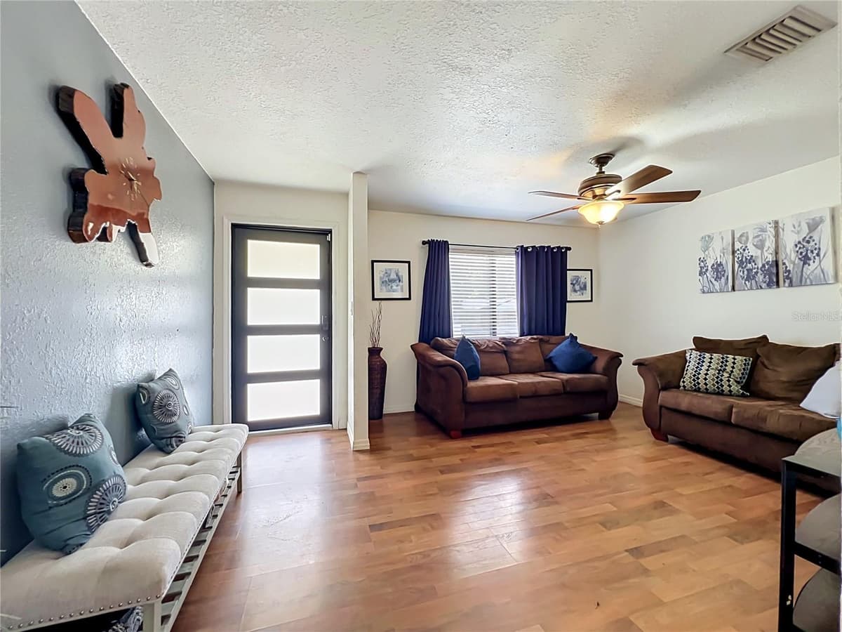 23 HAMMON DRIVE — photo 3 of 17
