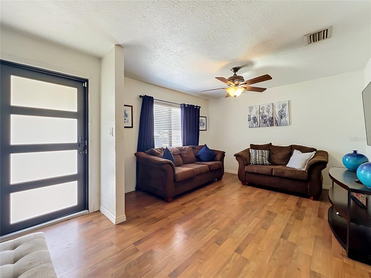23 HAMMON DRIVE — photo 2 of 17
