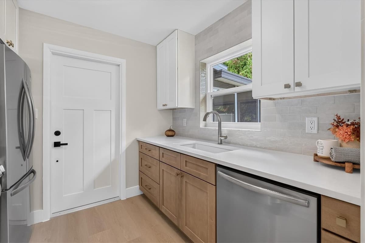 5305 98TH AVENUE — photo 19 of 51