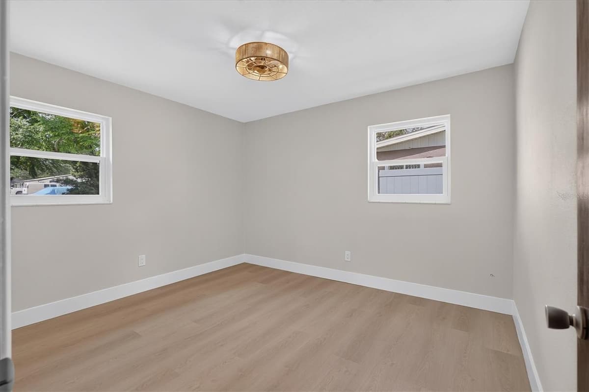 5305 98TH AVENUE — photo 22 of 51