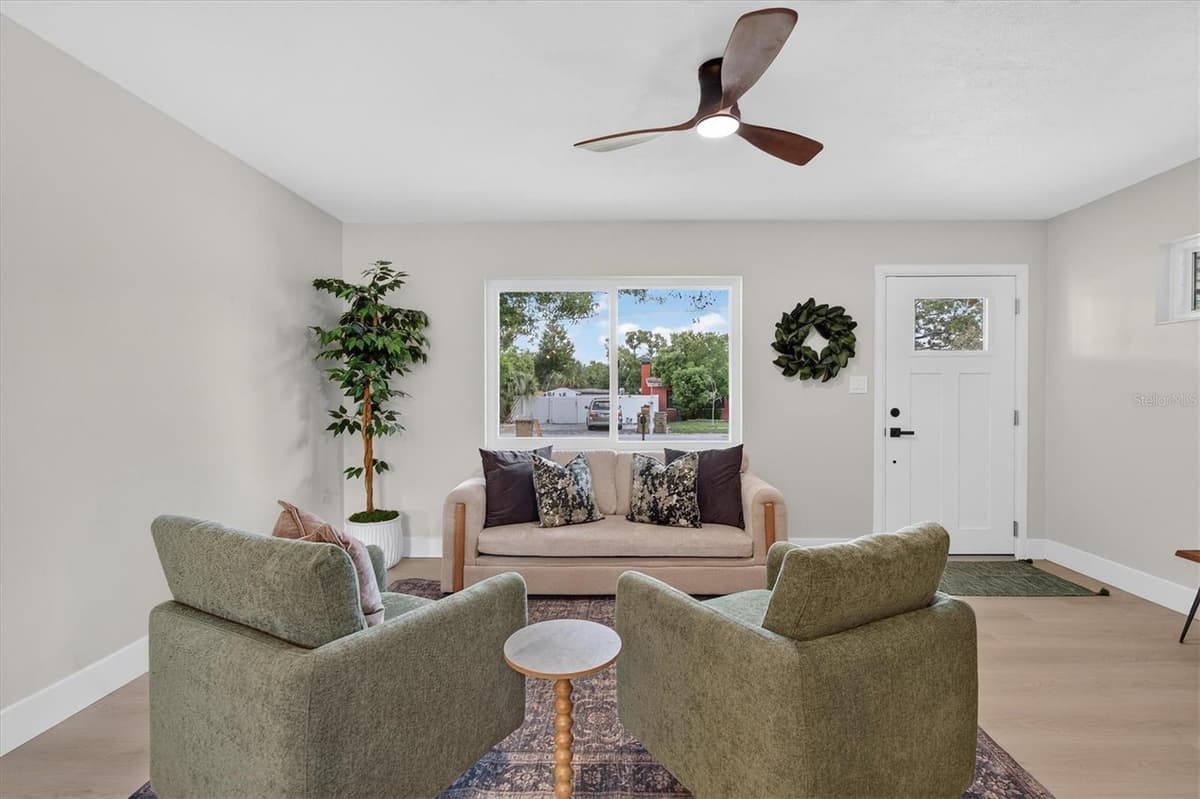 5305 98TH AVENUE — photo 4 of 51
