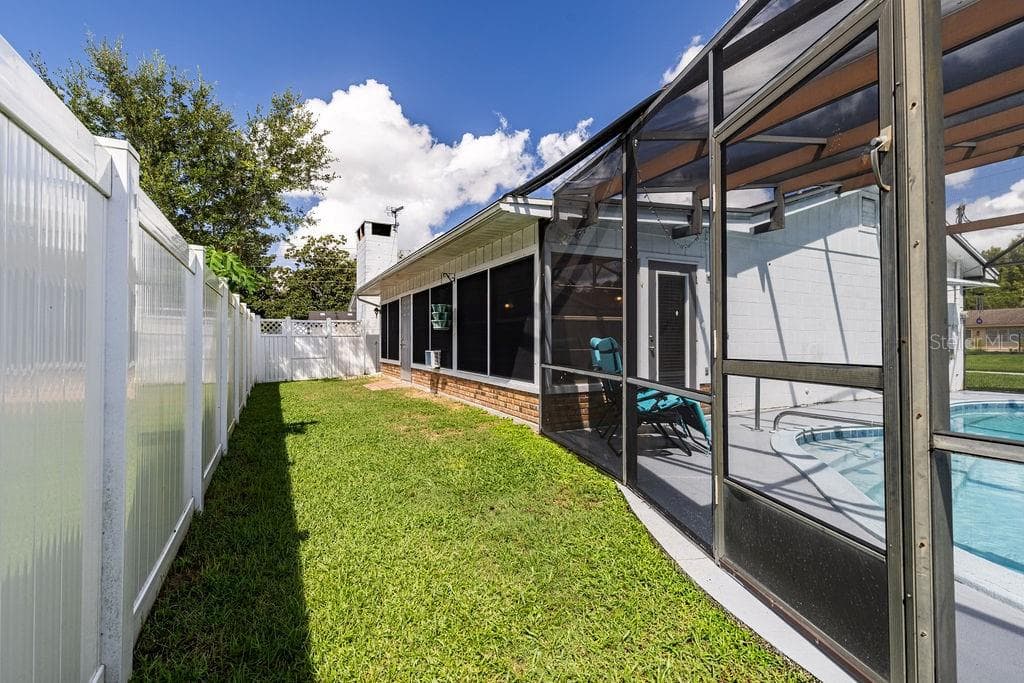 4268 LAKE ELEANOR DRIVE — photo 19 of 39