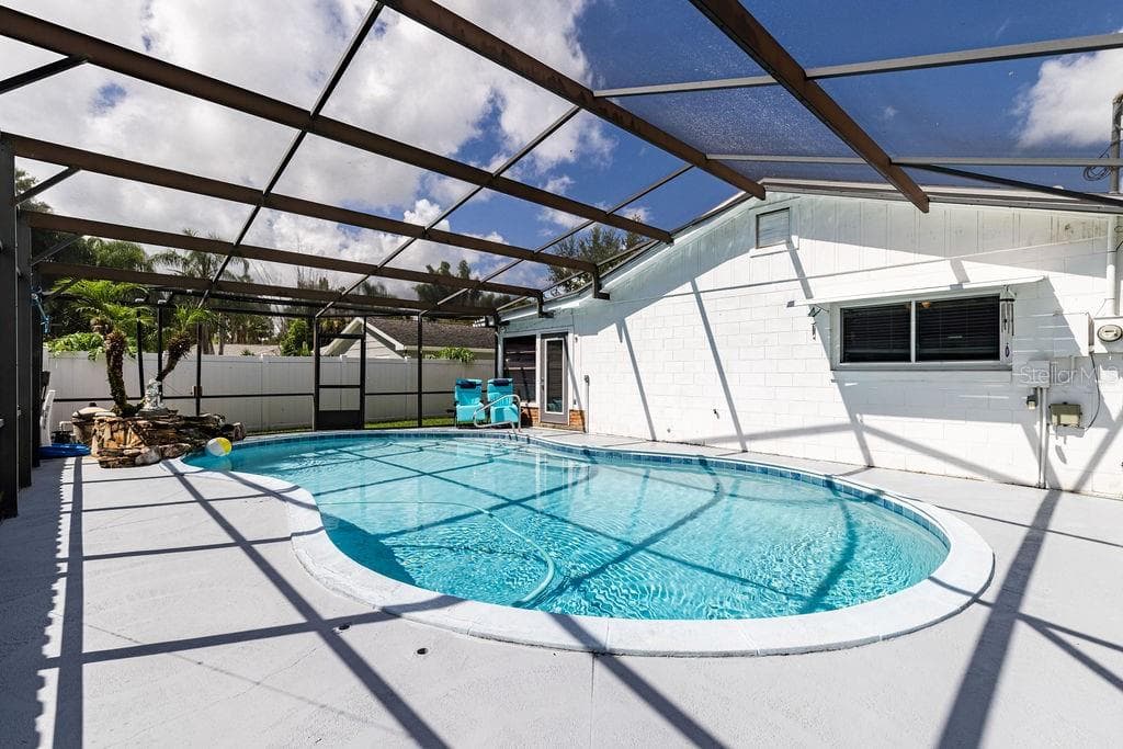 4268 LAKE ELEANOR DRIVE — photo 18 of 39