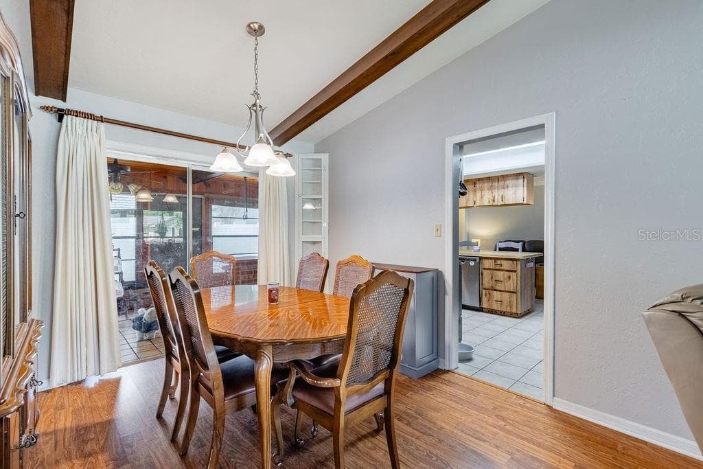 4268 LAKE ELEANOR DRIVE — photo 6 of 39